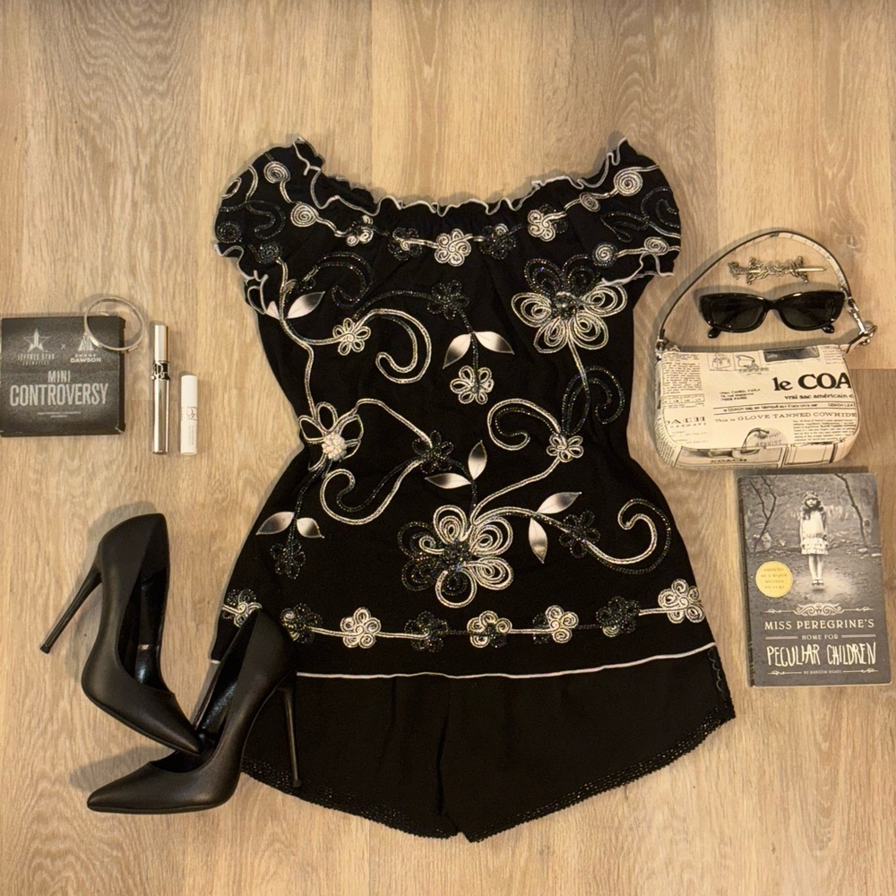 Black Floral Off-Shoulder blouse